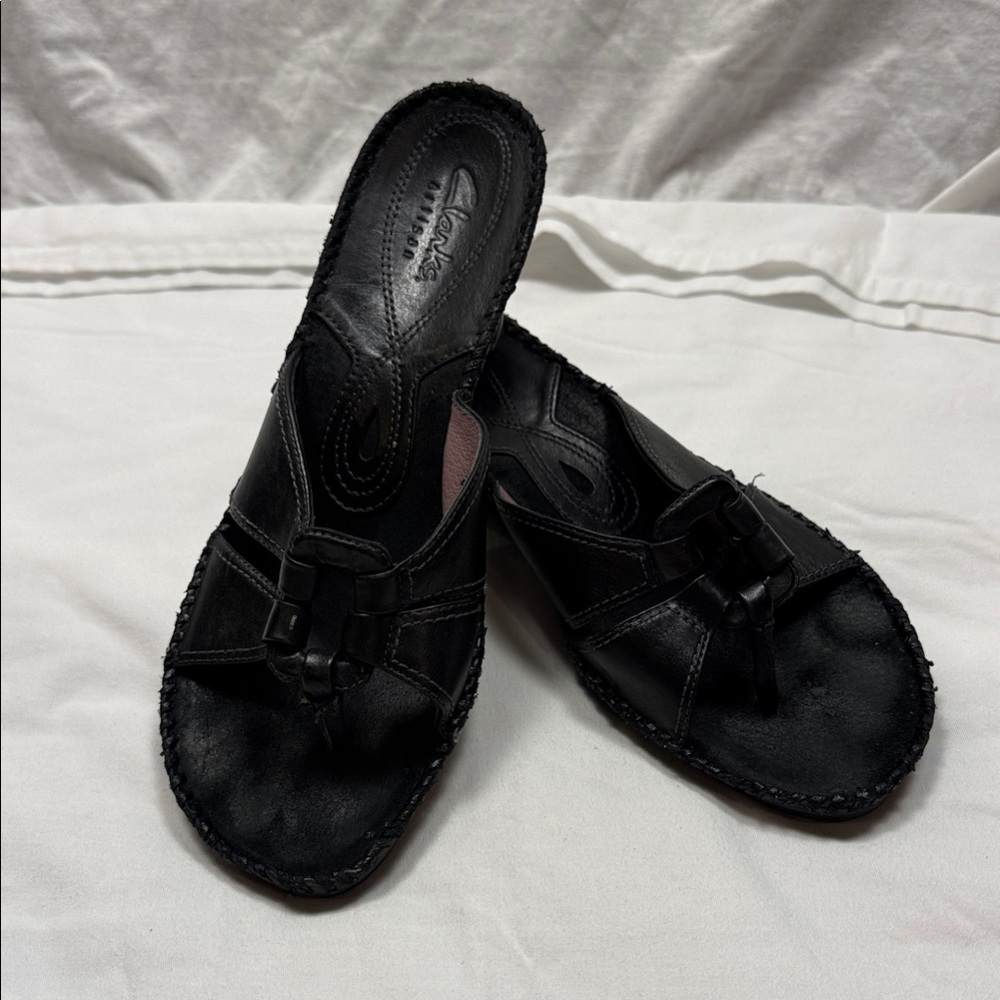 Clarks Black Leather Open-Toe mule sandals leather flip flop size 9 artisian